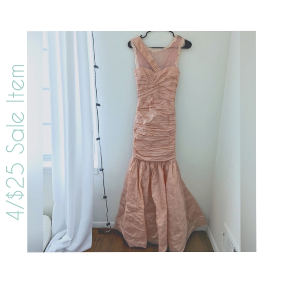BCBGMaxAzria Dresses & Skirts - BCBG Maxazria geo formal gown blush pink color size 4 ▪️ 4/$25▪️